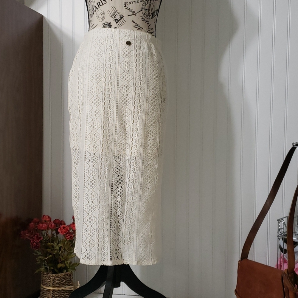Billabong lace skirt